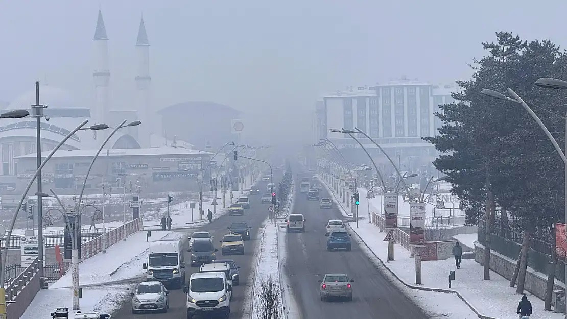 Ağrı'da soğuklar şehri esir aldı Kürtçede “Çilê Zivistanê”  kırk kış denir