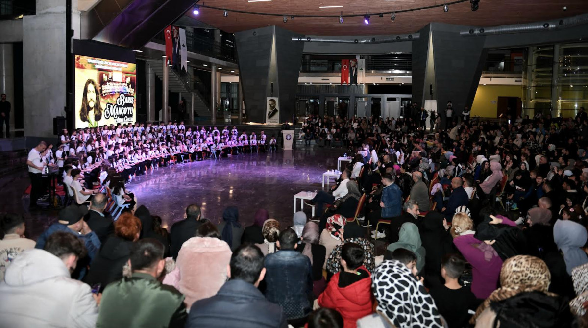 Barış Manço Osmangazi’de muhteşem konserle anıldı