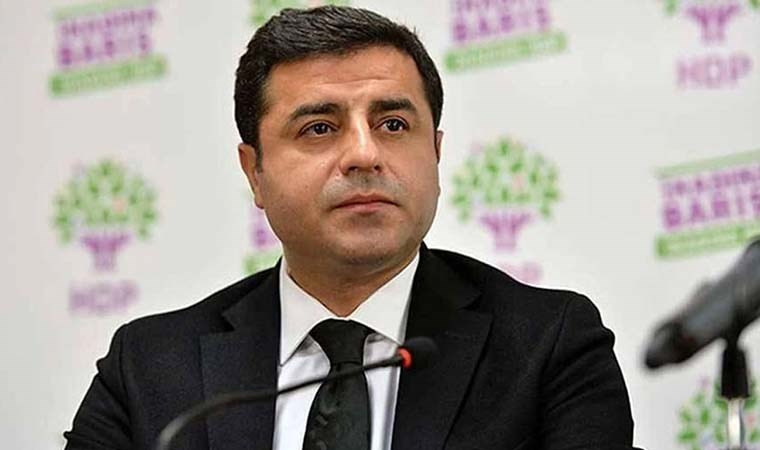 Demirtaş: Hep birlikte izliyoruz, boğula boğula ölüyoruz hep birlikte. “Bebek var!” 