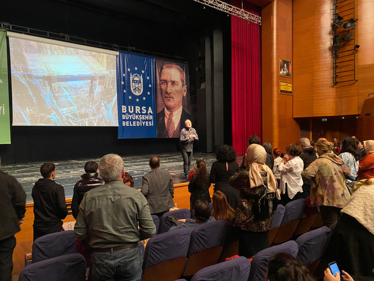 Sunay Akın, 'Cumhuriyet'e giden yol'da Bursalılar ile buluştu